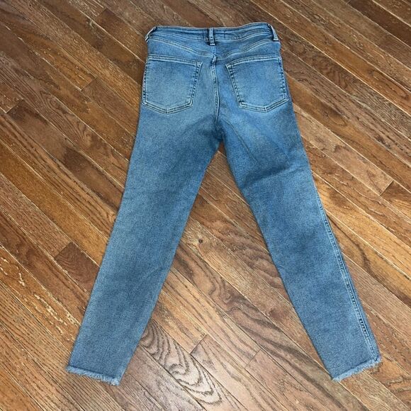 We The Free Women’s 28 High Rise Slim Frayed cropped Jeans - Picture 8 of 13